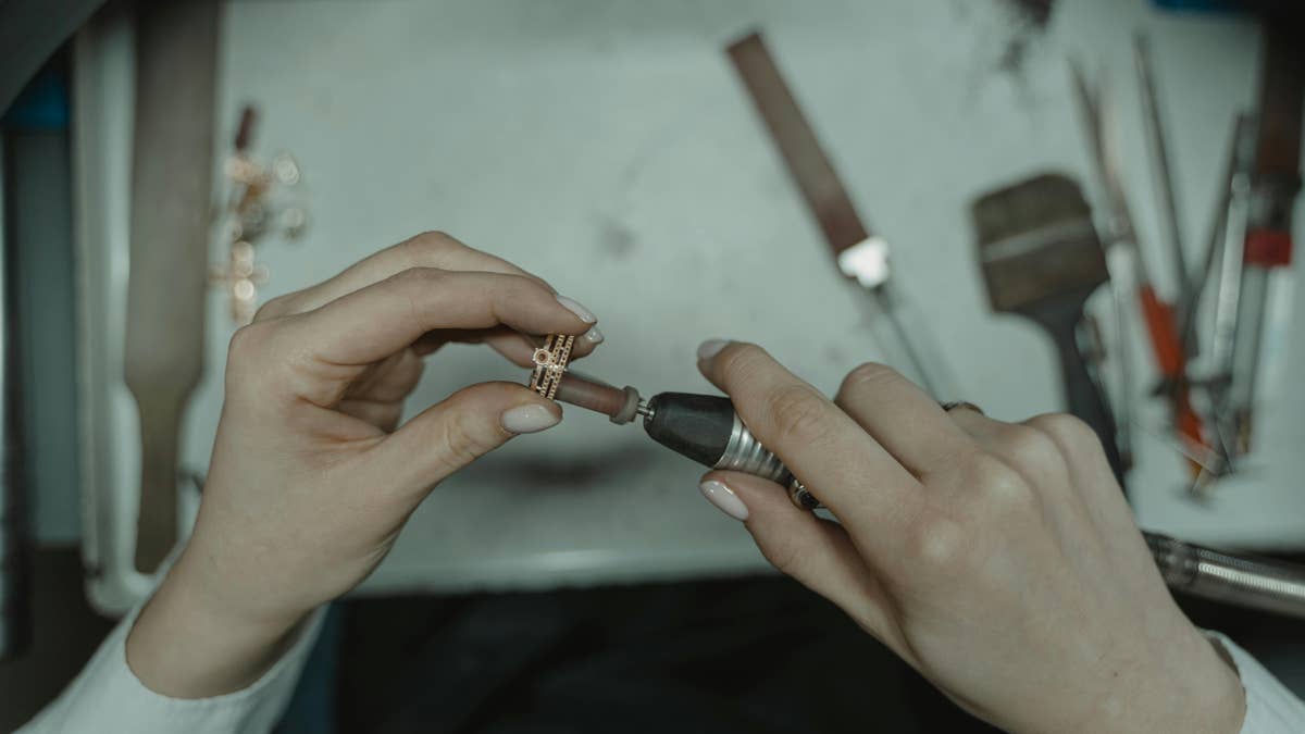 DEH Jewelry Solutions Is Hiring A Jewelry Design & Product Development Coordinator In New York, NY